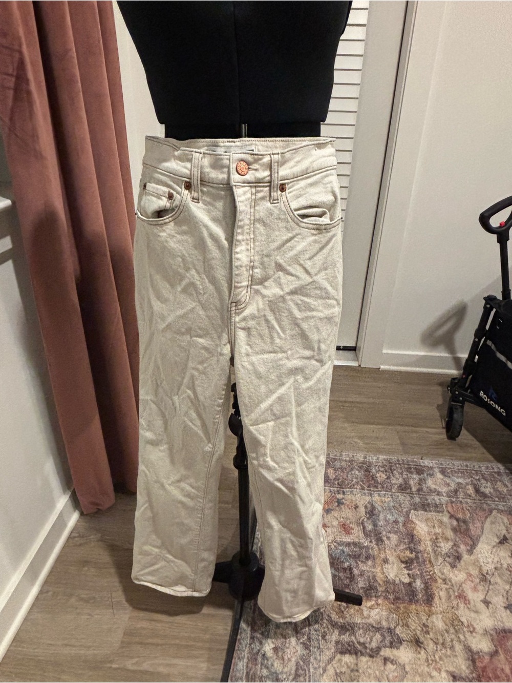 High-Rise Straight Jeans in Cream